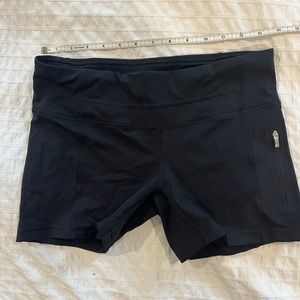 Lululemon boogie bike shorts 4 or 6